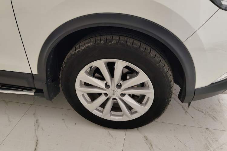 Used Nissan Qashqai 2016 2.0L CVT Elite Edition Right Front Wheel Hub