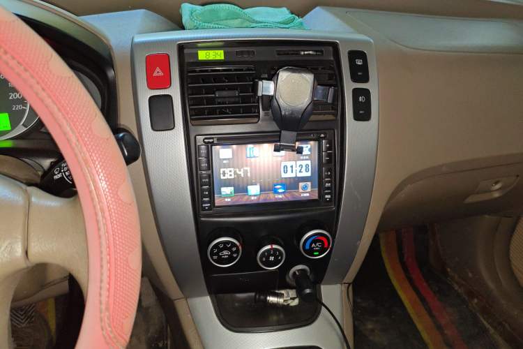 Used Hyundai Tucson 2009 2.0L Manual Two-Wheel Drive Fashion Edition