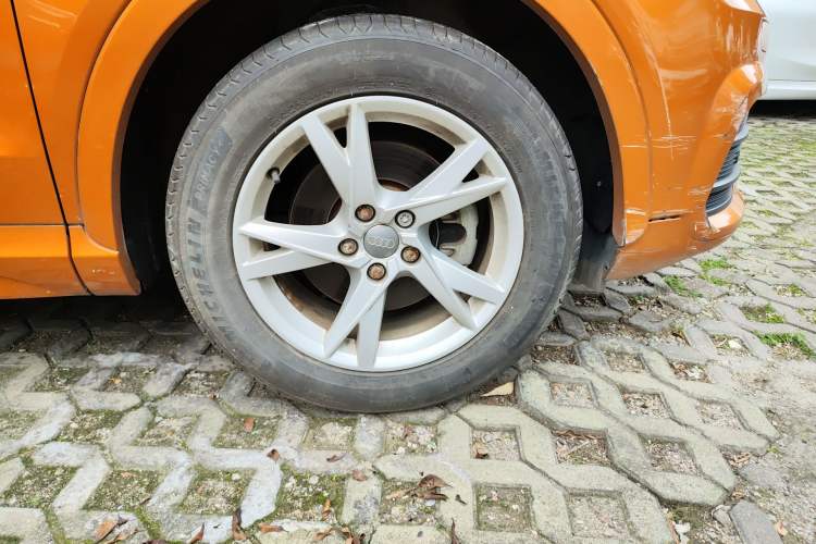 Used Audi Q3 2017 30 TFSI Fashion Model Right Front Wheel Hub