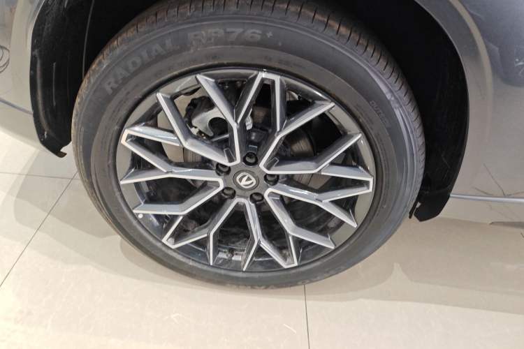 Used Changan UNI-Z New Energy 2025 Model, Smart New Blue Whale 125km Battleship+ Version
