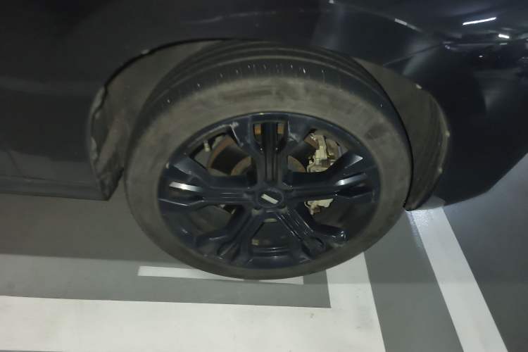 Used Wey VV7 2019 Upgraded Model 2.0T Flagship Version China V Standard Right Front Wheel Hub