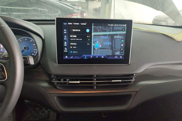 Used Hongqi E-QM5 2022 431 km Charge & Enjoy Edition
