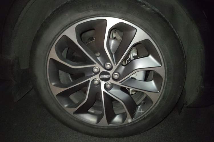 Used Lincoln Nautilus 2021 2.0T Four-Wheel Drive Luxury Edition Right Front Wheel Hub