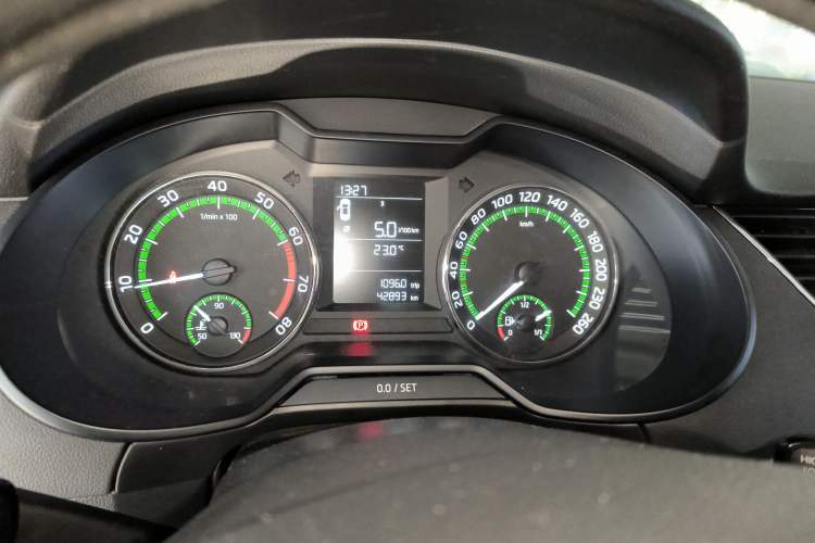 Used Skoda Octavia 2019 1.5L Manual SmartDrive Comfort Edition China VI Standard