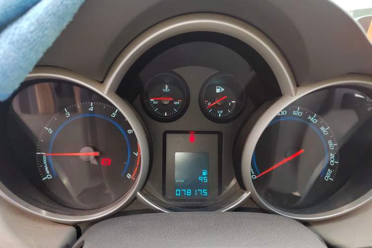 Used Chevrolet Cruze 2012 1.6L SL MT
