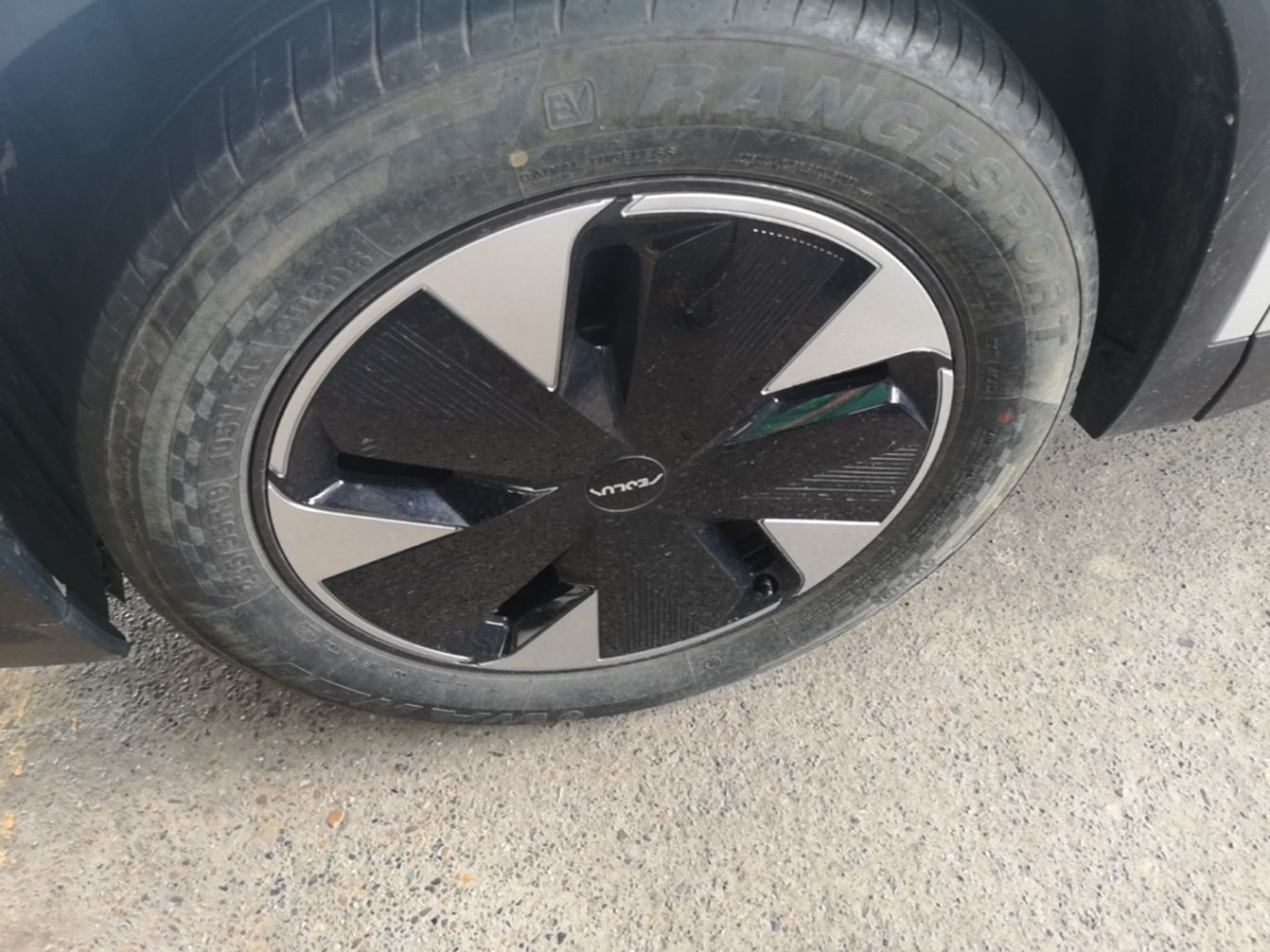 Dongfeng Aeolus L7 New Energy 2024 205 Plus — снимка 10