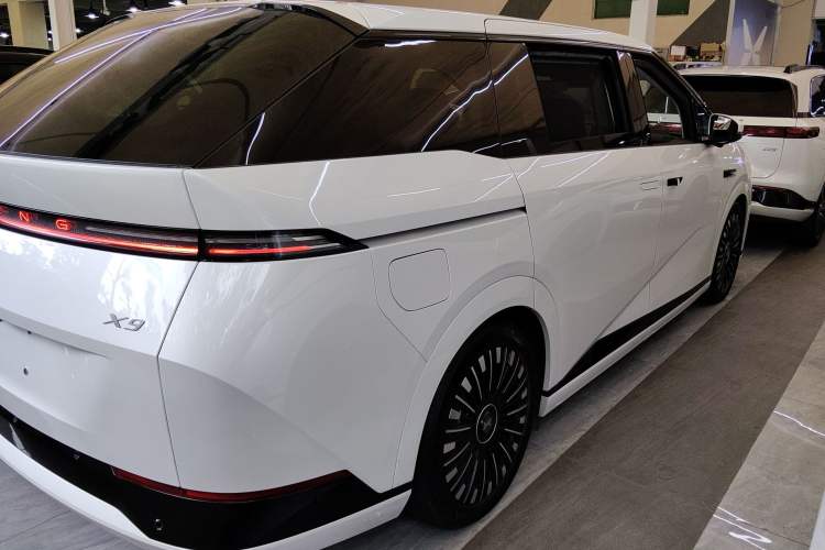 Used XPeng X9 2025 740 Ultra-Long Range Max
