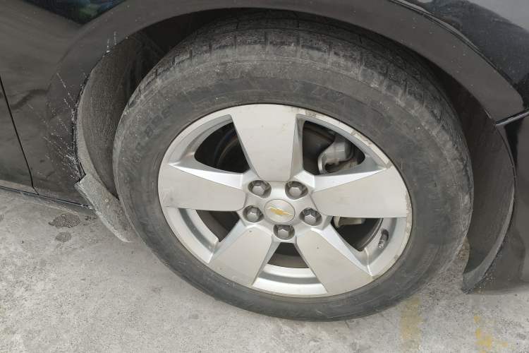 Used Chevrolet Malibu 2012 2.0L Automatic Luxury Edition Right Front Wheel Hub