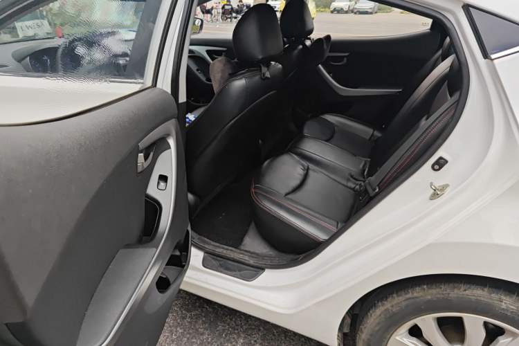 Used Hyundai Elantra (5th Generation / Langdong) 2016 1.6L Automatic Smart Version Left Rear Seat