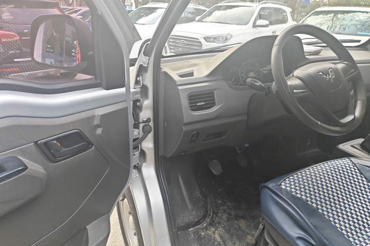 Used Wuling Rongguang New Truck 2019 1.8L Double-Cab China VI Standard LJ479Q6 Driver Seat