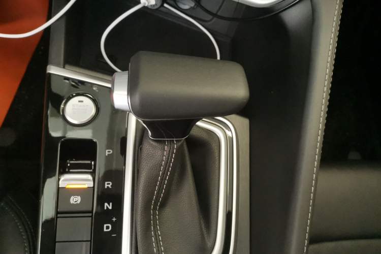 Used CHANGAN Eado 2022 PLUS 1.6L GDI CVT Luxury Model Gear Lever