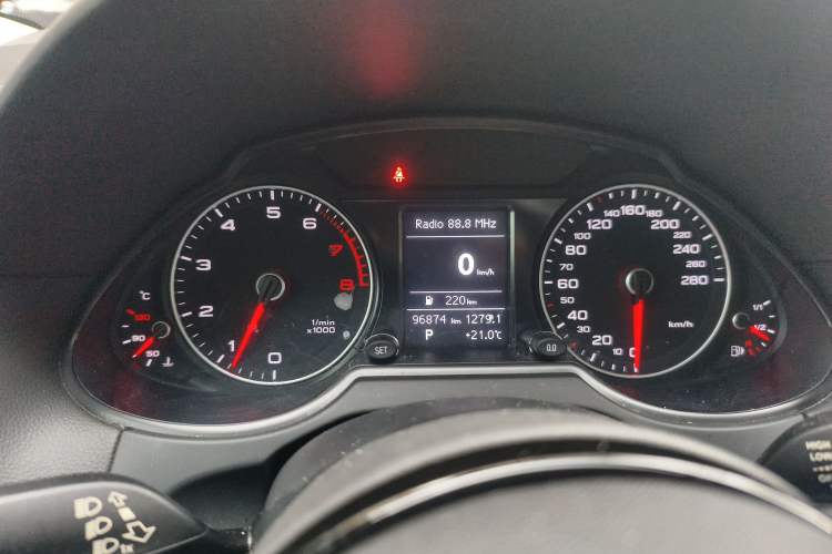 Used Audi Q5 2013 40 TFSI Technology Edition Instrument Cluster