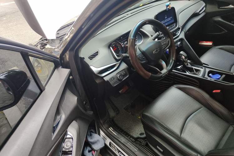 Used Chevrolet Orlando 2018 Redline 530T Automatic Enjoyment Edition (5+2 Model) – China V Standard Driver Seat