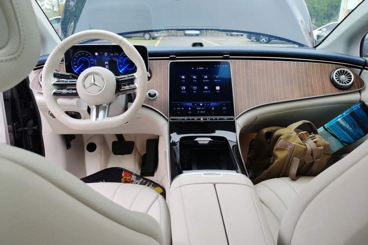 Used Mercedes-Benz EQE 2022 350 Luxury Edition
