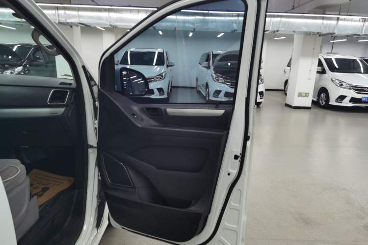 Used SAIC MAXUS G10 2022 2.0T Automatic Smart Enjoyment Version Gasoline 7 Seats