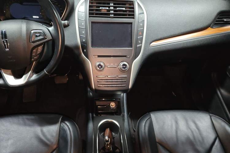 Used Lincoln MKC 2017 2.0T Two-Wheel-Drive Luxury Edition