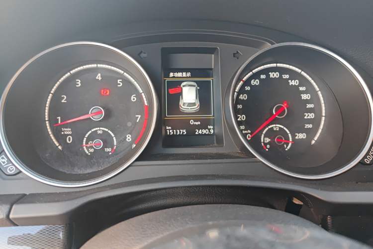 Used Volkswagen Scirocco 2015 2.0 TSI Luxury Edition Odometer Close Up