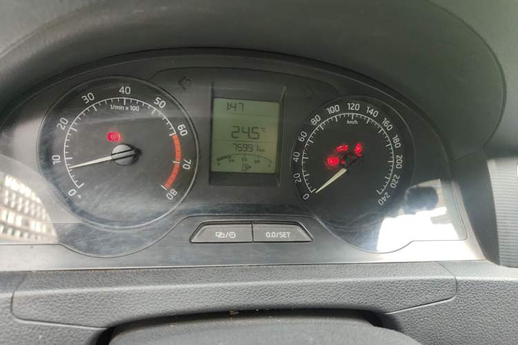 Used Skoda Rapid 2015 1.6L Manual Smart Selection Model
