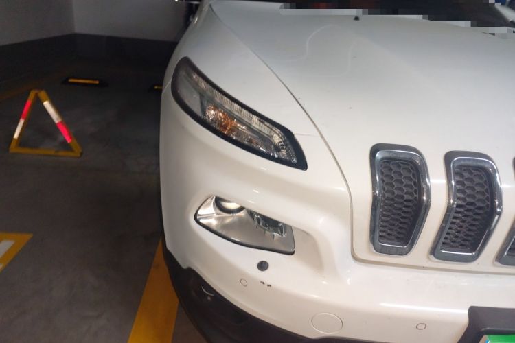 Used Jeep Cherokee 2014 2.4L Luxury Edition
