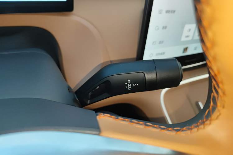 Used Geely Galaxy Xingjian 7 EM-i 2025 120km Flagship Edition Gear Lever