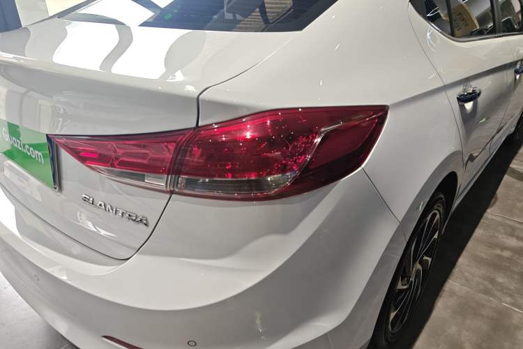 Used Hyundai Elantra (6th Generation / Lingdong) 2020 1.5L CVT Smart & Stylish – Elite Version Right Rear Taillight