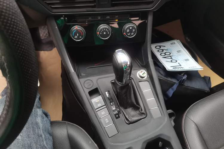 Used Volkswagen Bora 2020 1.5L Automatic Comfort Model Gear Lever