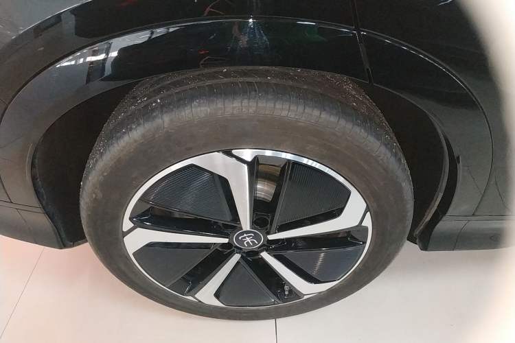 Used BYD Song L EV 2025 Intelligent Driving Version 662 km LiDAR Excellence Edition
