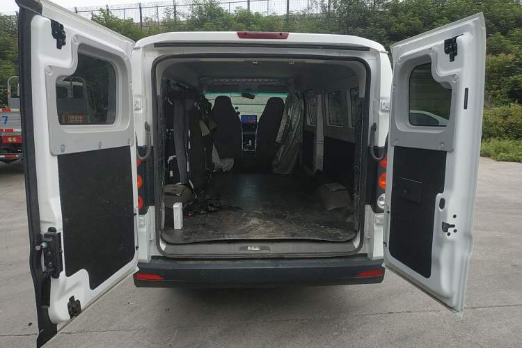 Used Farizon Xingxiang V 2024 Star Enjoy V6E Feature Edition Zhixin 46.08 kWh
