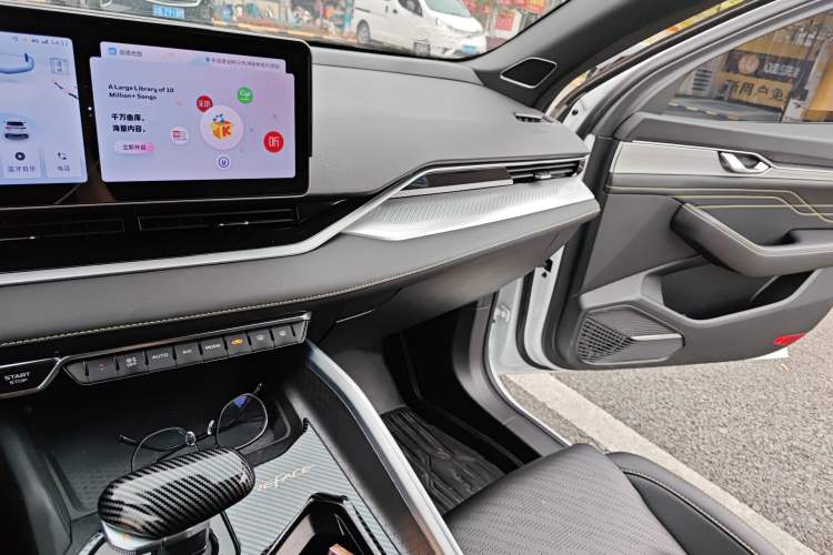 Used Geely Auto Preface 2023 1.5TD Kunlun Edition Audio And AC Panel