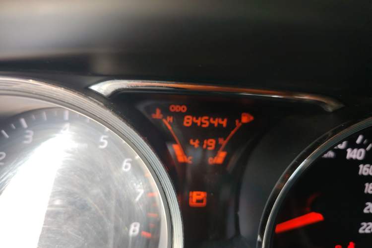 Used Nissan Livina 2013 JINRUI 1.6XV CVT Luxury Edition
