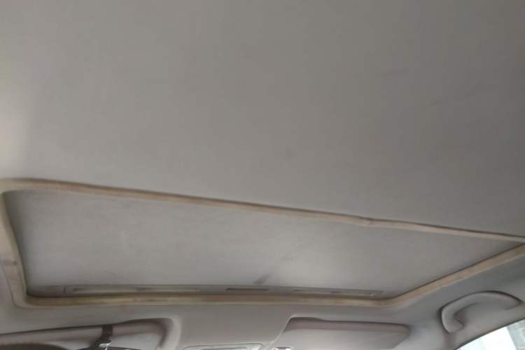 Used Brilliance H230 2012 1.5L AMT Sunroof Version
