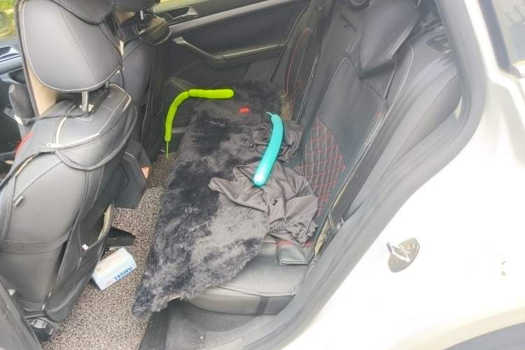 Used Volkswagen Gran Lavida 2015 1.6L Automatic Comfort Edition Interior 4