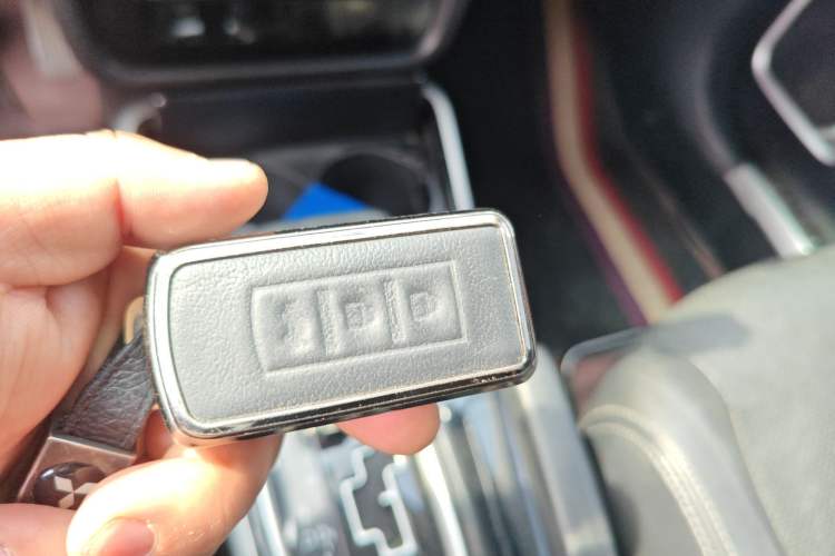 Used Mitsubishi Outlander 2018 2.0L Two-Wheel Drive Glory Edition 5 Seats