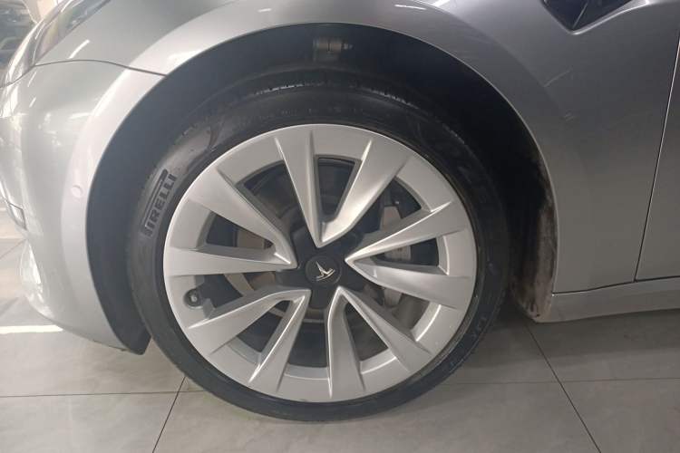 Used Tesla Model 3 2022 Rear-Wheel-Drive Version Left Front Wheel Hub