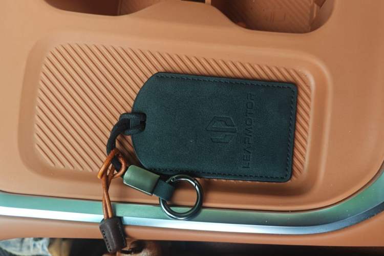 Used Leapmotor C16 2026 Extended-Range 280 LiDAR Zhizun Edition 6 Seats