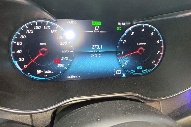 Used Mercedes-Benz C-Class 2020 Restyled C 260 L Sport Edition Odometer Close Up