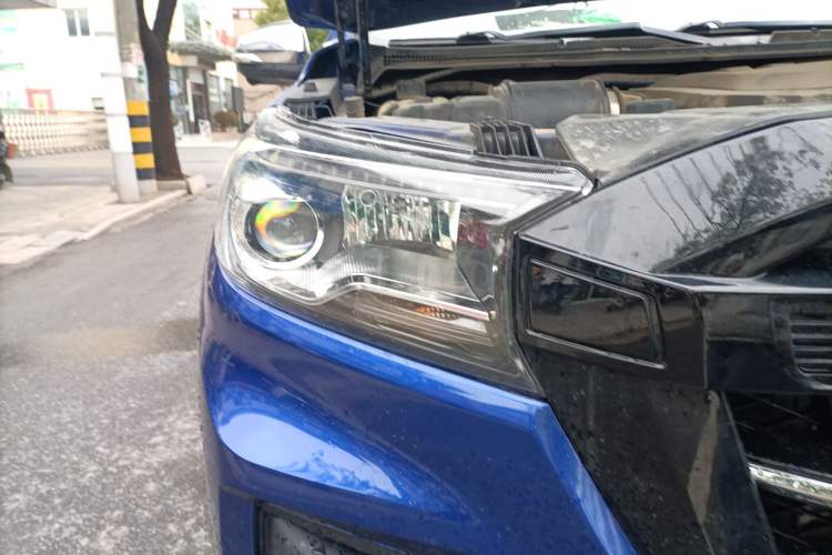 Used CHANGAN KAICHENG F70 2021 2.4T Gasoline Automatic 2WD Sporty Trim Standard Wheelbase 4K22D4T Right Front Headlight