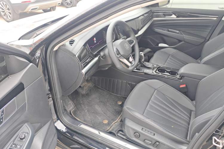 Used Volkswagen Passat 2025 Outstanding Model 380TSI Dragon Glory Edition
