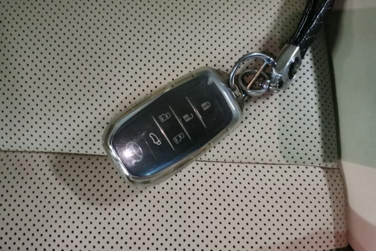 Used Toyota Vellfire 2021 Crown Dual-Engine 2.5L HV Supreme Edition
