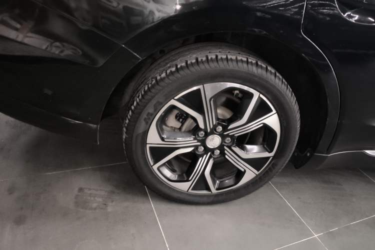 Used Hongqi E-QM5 2021 Charging T3 Version 4 Seats
