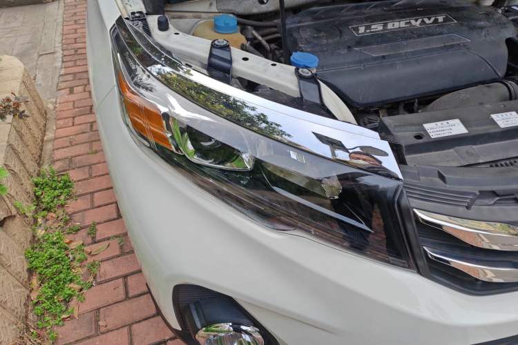 Used GAC Trumpchi GS3 2019 150N Automatic Elite Edition Right Front Headlight