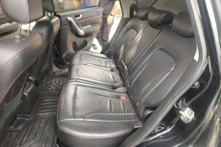 Used Haval H6 2013 Sport Edition 1.5T Manual Two-Wheel Drive Prestige Model Left Rear Seat