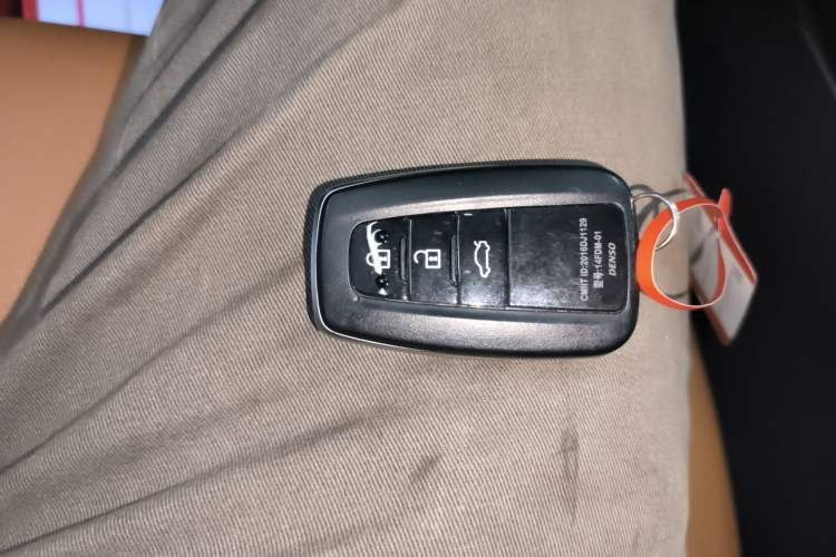 Used Toyota Camry 2019 Revised Version 2.5G Luxury Edition Vehicle Key