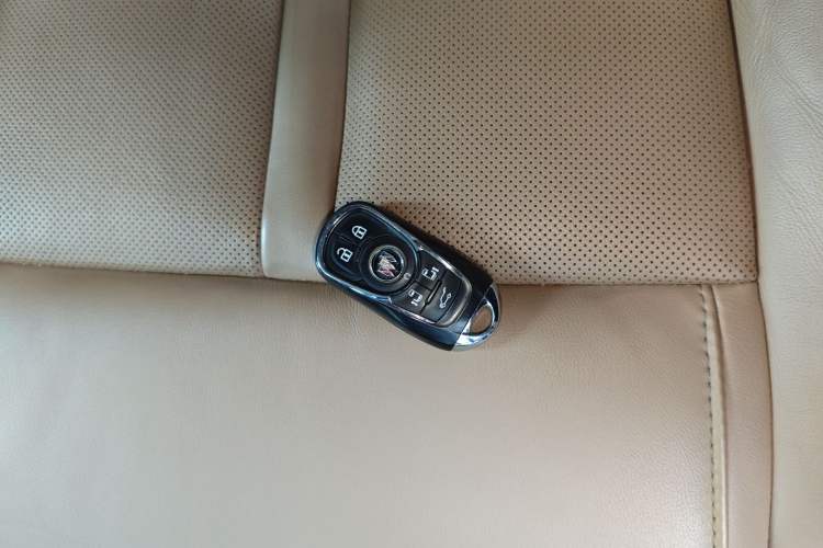 Used Buick GL8 2020 ES Land Cruiser 653T Luxury Model Interior 1