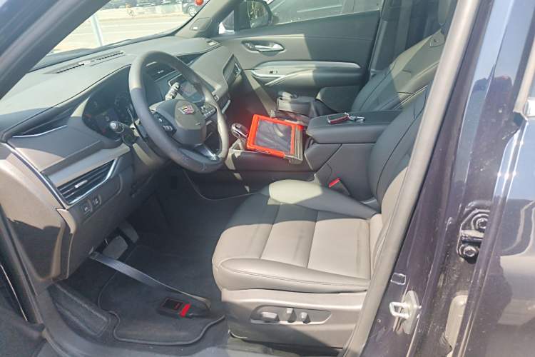 Used Cadillac XT4 2021 28T Two-Wheel Drive Leading Version