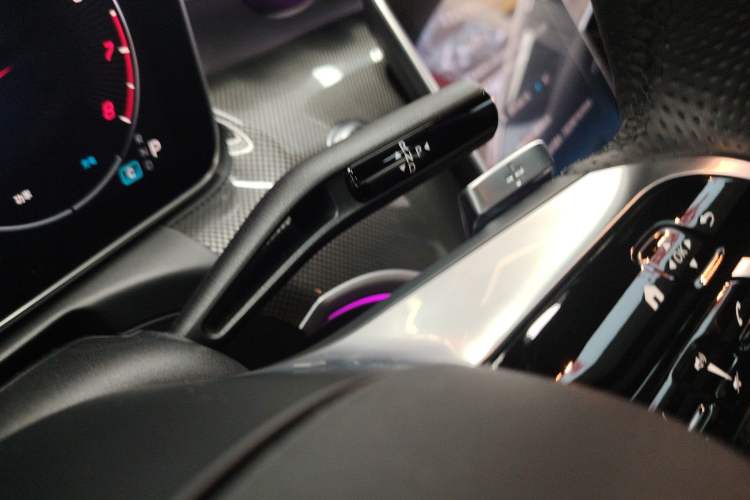 Used Mercedes-Benz C-Class 2023 C 260 L Sport Edition Gear Lever