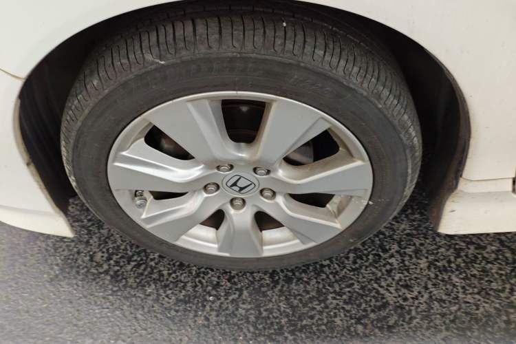 Used Honda Jade 2013 1.8L automatic Comfort version 5 seats
