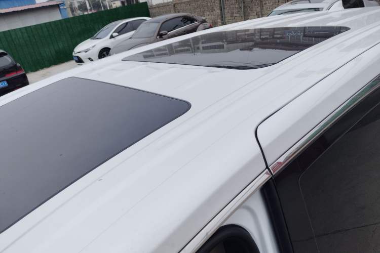 Used Buick GL8 2022 ES Land Cruiser 653T Luxury Model