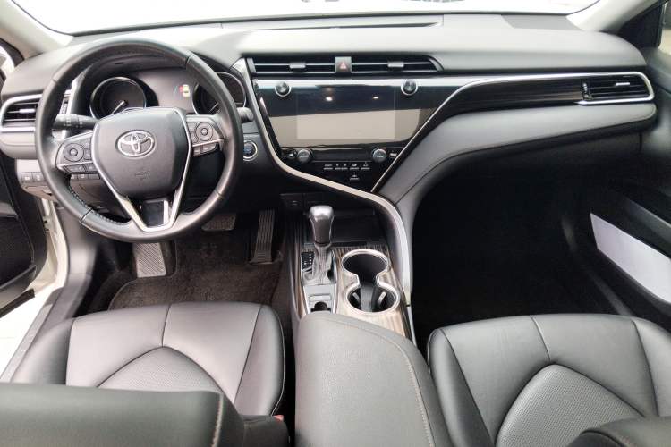 Used Toyota Camry 2019 2.0G Luxury Edition China VI Standard
