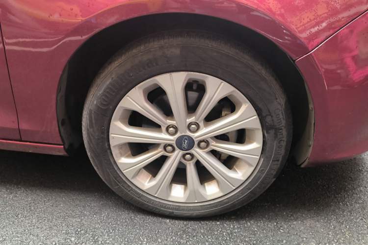 Used Ford Escort 2015 1.5L Automatic Fashion Model
